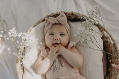 Mother Day Photoshoot, Mother Day Photoshoot Mini Sessions, Mothers Day Photoshoot, Mommy And Me Poses, 6 Month Baby Picture Ideas, Boho Mother, Mini Photo Sessions, Mother's Day Gift Card