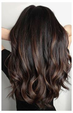 Black Hair With Brown Highlights, Brown Hair Balayage, Beautiful Curly Hair, Haircut And Color, Brown Hair With Highlights, Hair Color Balayage