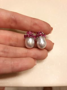 Pink sapphire , diamonds and south sea pearls earrings Ruby Pearl Earrings, Diamond Pearl Earrings, Pearl Diamond Earrings, Pink Pearl Earrings, South Sea Pearls Earrings, Van Cleef And Arpels Jewelry, Flower Earrings Gold, Pearl Necklace Designs, Pearls Earrings