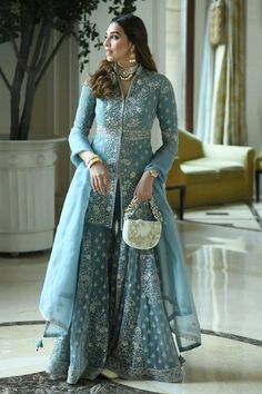 Gharara Designs, Sharara Designs, Kurta Sharara Set, Kurta Sharara, Salwar Kamiz, Indian Dresses Traditional, Traditional Indian Outfits, Beautiful Dress Designs