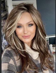 Summer Hair Highlights For Brunettes, Greasy Hair, Highlights For Brunettes, Summer Hair Highlights, Summer Balayage, Beach Hairstyles For Long Hair, Caramel Highlights