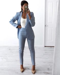 Clara Famularo 🍕 Fashion no Instagram: “Power Suit from @missyempire 💙#styledbyclara #missygirls #style #fashion” Fashionable Work Outfit, Woman Suit Fashion, Classy Work Outfits, Stylish Work Outfits