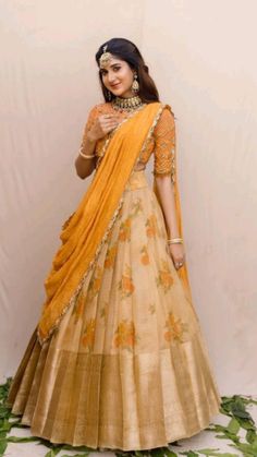 Lehenga As Saree, Lenhga Styles Wedding, Indian Half Saree Designs, Dress With Saree Material, Ethnic Lehenga Designs, South Indian Ghagra, Leghanga Half Saree, Traditional Half Sarees, Half Saree Lehenga Simple