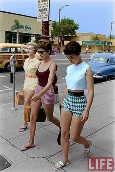 Stile Pin Up, 1950s Shorts, 70s Mode, 50s Aesthetic, Decades Fashion, Fashion 70s, 70s Inspired Fashion, Retro Shorts