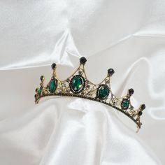 Sparkling Crown & Earrings & Necklace Jewelry Set, Ideal For Weddings, Birthdays, Proms, Costume Party, Theater, Bridal Showers, Halloween Or Other Special Occasion. Crowns For Women, Green Crown, Crown For Women, Crown Earrings, Crown Jewels, Tiaras And Crowns, Bridal Showers, Fit N Flare Dress, Rain And Snow Boots