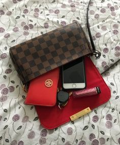 Louis Vuitton Favorite PM (see link for MM and PM comparison) Lv Damier Ebene, Lv Damier, Damier Ebene, Personal Shopper, Luxury Life