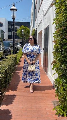 Summer dress from Petal and Pup 💙
Wearing XL
Twisted knot heels and Abercrombie purse

Follow my shop @whatceesays on the @shop.LTK app to shop this post and get my exclusive app-only content!

#liketkit #LTKPlusSize #LTKStyleTip #LTKMidsize
@shop.ltk
https://liketk.it/4ORMD Petal And Pup, End Of Summer, Summer Dress, Knot, I Shop, Purse, Heels