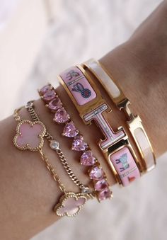 Xoxo Jewelry, Dope Jewelry Accessories, Expensive Jewelry Luxury, Wrist Jewelry, Luxe Jewelry, Jewelry Fashion Trends