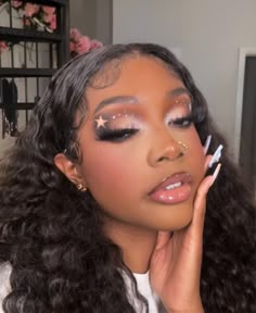 Euphoria Makeup Black Women, Creative Birthday Makeup Looks, Creative Eye Makeup Black Women, Freaknik Makeup Looks, Full Glam Black Women, Bday Makeup Ideas Black Women, Concert Makeup Black Women, Brat Makeup Look, Y2k Makeup Looks Black Women