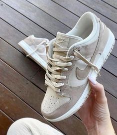 Skor Sneakers Nike, Buty Jordan, Bekväma Outfits, Buty Marki Nike, Pretty Sneakers, Boty Nike, Chique Outfit, Skor Sneakers, Trendy Shoes Sneakers