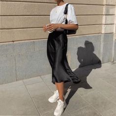 ✨ follow me for more poppin pins @uel ibekwe 💋 Looks Adidas, Rok Outfit, Foto Tips, Winter Trends, Mode Inspo, 가을 패션, Looks Style, Mode Inspiration, Outfit Casual