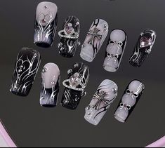 #y2kaesthetic #nails Japan Nail, Halloween Acrylic Nails, Tapered Square, Matte Nails Design, Pointed Nails, Y2k Nails, Nail Ring