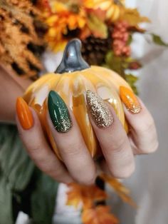 Fall Almond Nails, November Nails, Fall Gel Nails, Green Nail, Almond Nails Designs, Cute Gel Nails, Thanksgiving Nails