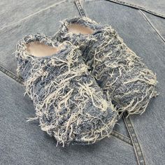 Denim Crocs, Denim Diy Clothes, Apparel Design Inspiration, Diy Clothes Design, Shoes Outfit Fashion, Denim Ideas, Street Fashion Men Streetwear, Denim Diy