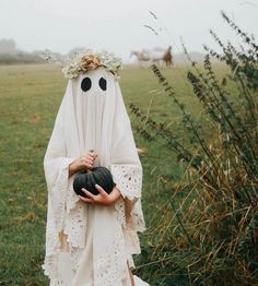 Halloween Shoot, Ghost Photography, Ghost Pictures, Ghost Photos, Halloween Costumes, Ghost, Reading, Halloween, Books