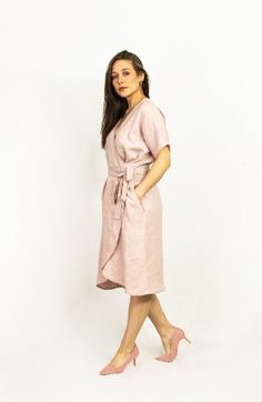 Our linen dress may become one of your favorites in your wardrobe because of the elegant and flowing wrap fit. The dress with side pockets - comfortable style and suitable for every occasion (day and night) with wide sleeves, deep V-neckline, long... Linen Dress Summer, Linen Wrap Dress, Pink Wrap, Dress Maternity, Comfortable Style, Pink Linen, Be Fit