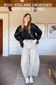 Barrel Denim Outfit, Khaki Barrel Pants Outfit, Barrel Jean Outfits Fall, Horseshoe Jeans Outfit, White Barrel Jeans Outfit, Barrel Jeans Fall Outfit, Barrel Pants Outfit, Barrel Jeans Outfit Fall 2024, Styling Barrel Jeans