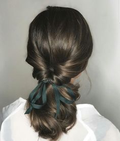 Hairstyle 💇🏻‍♀️ Simple Work Hairstyles, Formal Hairstyles For Women, Hair Layered Medium, Hair Styles For 50, Minimalist Hairstyle, Ideas For Medium Length Hair, Hair Styles For School, Styles For School, Short Length Hair