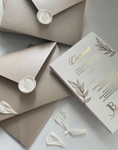 Заказать подарочные сертификаты Simple Wedding Invitation Card, Gift Card Ideas, Viral Products, Shein Gift Card, Elegant Wedding Invitation Card, Unique Wedding Cards, Wedding Card Frames, Classy Wedding Invitations, Dream Wedding Decorations