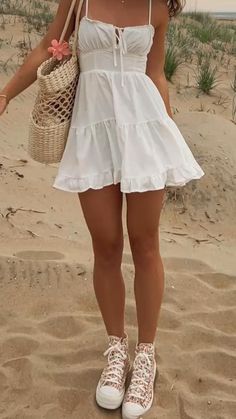 Europe Fits Fall, Surf Shop Aesthetic Outfits, Florida Fits Aesthetic, Coquette Beach Outfit, Coquette Outfit Ideas Aesthetic, Virgo Clothes, Dream Clothes Summer, The Summer I Turned Pretty Outfits