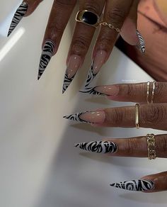 Like & share for more like this ꨄ Black Nails Acrylic Stilettos, Stilleto Nails Long Designs, Curved Stiletto Nails, Black And White Stiletto Nails, Stilleto Nails Designs, Zebra Nails, Stiletto Nails Designs