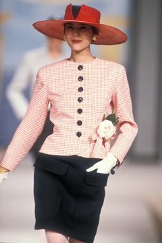 Everyday Uniform, Looks Vintage, Chanel Classic, Runway Fashion, Retro Fashion, Timeless Fashion, Fashion Show, Fashion Beauty, Dress Outfits