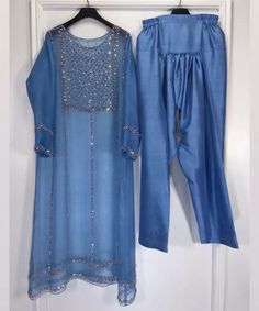 Shadi Outfits, Contrast Embroidery, Asian Clothes, Agha Noor, Clothing Projects, Tandoori Masala, Hand Painted Dress, Long Kurta, Pakistani Suit