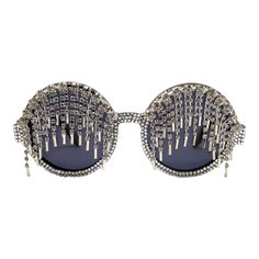 Part of ﻿a-morir collection, our new bespoke luxury line. Details: Hand carved frame from premium Mazzucchelli acetate. UV400 premium Italian lenses. Hand embellished with hundreds of Swarovski crystals, finished off with crystal disco fringe 'eyelashes' that you can see out of while hiding your eyes with the utmost glamour. all a-morir products are hand made to order. please allow up to one month for delivery. please see TERMS for more information. Diy Sunglasses, Diy Glasses, Celebrity Sunglasses, Unique Eyewear, Unique Sunglasses, Eyewear Trends, Queen Fashion, Eye Wear, Luxury Sunglasses