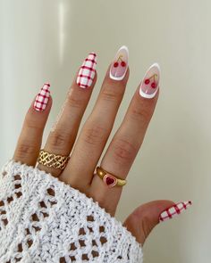 Phoebe Cascarina (@phoebesummernails) • Fotos e vídeos do Instagram Gingham Nails, Nails Round, Picnic Vibes, Acrylic Nails Almond Shape, Accent Nail Designs, New Years Eve Nails, Cherry Nails, Easy Nails, New Nails