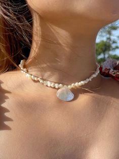 Mermaid Pearl Choker Necklace Pearl Beach Aesthetic, Bohemian Beaded Necklace, Aesthetic Summer Necklace, Aesthetic Beach Accessories, Mermaid Bead Necklace, Beach Diy Jewelry, Beaded Jewelry Beach, Beach Vibe Necklaces, Beach Jwellery