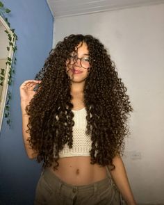 ray 🌺 (@rayssaa.ranielly) • Fotos e vídeos do Instagram Curly Long Hair Women, Hide Bangs Hairstyle, Long 3b Hair, Curly Hair Down, Curly Hair Styles Ideas, Long Curly Hair With Layers, Long 3c Hair, Ex For A Reason, Black Hair Curly