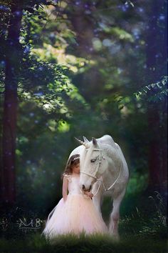 Unicorn Horse Photography, Pony Photo, Horse Shoot, Unicorn Photo, Unicorn Picture, Flying Dress, Horse Photo