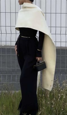 Nine To Five, Class Outfit, Mode Abaya, روتين العناية بالبشرة, Fashion Fits, Classy Women