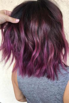 Burgundy Hair With Highlights, Deep Burgundy Hair, Dark Burgundy Hair, Burgundy Hair Dye, Wine Hair Color, Mahogany Hair, Maroon Hair, Brown Bob, Wine Hair