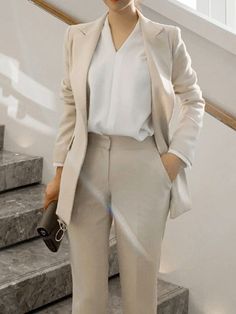 Elegant Blazers, Professional Outfits Women, Woman Suit Fashion, Elegante Casual, Business Work, Pencil Pants, Looks Chic