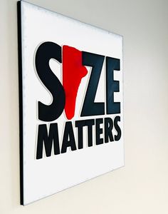 3D printed 'Size Matters' wall decor for any serious sneaker head. Makes for a great gift! Item is made of Bio PLA Plastic Have any custom order ideas? Send us a message and we'll get back to you in less than an hour! Hypebeast Decor, Sneaker Art, Size Matters, Custom Sneakers, Sneaker Head, Gift Item, 3d Printed, Cool Designs, Baskets