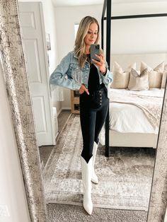 White Cowboy Boots Jeans Outfit, Y’all White Boots Outfit, White Cowgirl Boots With Jeans, Tall White Boot Outfit, Jeans Cowgirl Boots Outfit, Black Jeans White Boots, Country Music Concert Outfit White Boots, Country Concert Jean Jacket, Black Jeans Cowboy Boots Outfit