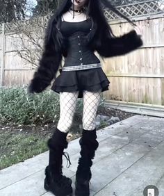 Gothic Outfit Ideas, 2000s Alt Fashion, Dark Outfits, Fashion Victim, Costume Outfits