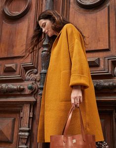 madewell rivington sweater-coat + medium transport tote. Style Inspiration Street, Boiled Wool Jacket, Street Fashion Photography, Inspiration Mode, Mellow Yellow, Modest Fashion