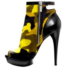 -Excellent Preowned Condition Worn For A Few Hours Only -Rare And Sold Out Style -5” Heel W/Platform -Printed Fur On Black Leather Camo Heels, High Fashion Couture, Women Ankle Boots, Michael Kors Shoes, Womens Boots Ankle, Black N Yellow, Shoes Women Heels, Camouflage, Camo