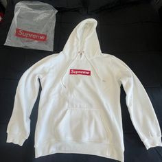 Supreme White Hoodie New With Tags Never Worn Supreme Box Logo Hoodie, Supreme Sweater, Supreme Hoodie, Supreme Box Logo, Hoodie Women, Medium Fashion, Box Logo, Casual Design, Athletic Outfits