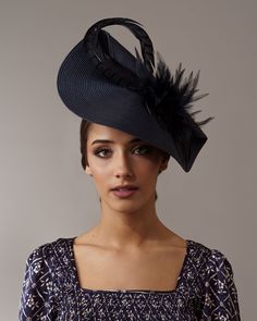 Beautiful navy blue feathers fascinator. The navy hat is decorated with navy feathers and an elegant pheasant feather. The color range of the headdress makes it very easy to combine. It is a perfect dress fascinator hat for any Special Occasion like Kentucky derby, weddings, Polo match, Melbourne cup or Ascot races. It is mounted on a headband that allows to tilt the fascinator to the liking of each one. You can choose the side of the head where you like to wear the fascinator. The headdress has Elegant Feather Trim Top Hat For Party, Elegant Party Top Hat With Feather Trim, Feather Trim Top Hat For Royal Ascot Evening, Top Hat With Feather Trim For Royal Ascot Evening, Evening Top Hat With Feather Trim For Royal Ascot, Elegant Feather Trim Fascinator Hat, Feather Trim Mini Hats For Kentucky Derby Evening, Elegant Mini Hat With Feather Trim For Royal Ascot, Kentucky Derby Evening Mini Hat With Feather Trim