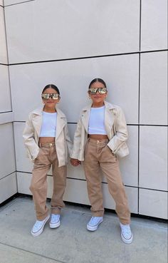 Popular Kids Aesthetic, Simple Twin Day Outfits, Matching Outfits Girl X Girl, Maching Outfit Girl, Bff Twinning Outfits, Twining Outfits Mother Daughters, January Outfits, Outfits For Kids