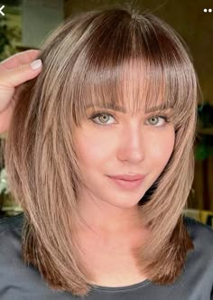 Face Framing Hair, Layered Haircuts With Bangs, Medium Hair Styles For Women, Square Face Hairstyles, Layered Haircuts For Medium Hair, Bangs With Medium Hair, Brown Hair With Blonde Highlights, Medium Short Hair, Honey Blonde Hair