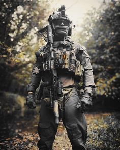 Forces Outfit, Army Images, Military Wallpaper, Military Gear Tactical, Tactical Gear Loadout, Military Special Forces, Military Pictures, Military Soldiers, Army Wallpaper