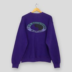 Vintage 90s T&C Surf Designs Hawaii Sweatshirt Medium Tnc Snowboards Hawaii Sweater Crewneck Tnc Surfing Usa Pipeline Purple Crewneck Size M Good Used Condition. Minor minor stain, REFER PICTURE. Size (On Tag) : Size M **To make sure if it FITS YOU, refer at the exact measurements. Size Measurement (All measurements were taken lying flat) : Width [armpit to armpit] : 21 inches / 53 cm Length [shoulder to end of garment] : 26 inches / 66 cm THIS IS USED CLOTHING! PLEASE DON`T EXPECTED IT TO BE LI Casual Crew Neck Sweatshirt For Snowboarding, Graphic Print Crew Top For Surfing, Sporty Crew Neck Sweatshirt For Surfing, Hawaii Sweater, Hawaii Sweatshirt, Converse Sweatshirt, Purple Crewneck, Vintage Converse, Surf Design