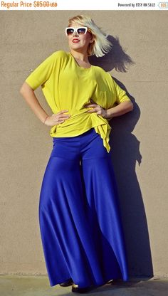 VENTA 25% de descuento extravagante azul pantalones pantalones https://www.etsy.com/listing/495147047/sale-25-off-extravagant-blue-pants-royal?utm_campaign=crowdfire&utm_content=crowdfire&utm_medium=social&utm_source=pinterest Playful Wide-leg Summer Pants, Summer Wide Leg Elastane Pants, Trendy Wide-leg Summer Leggings, Bold High-waisted Summer Pants, Trendy Summer Stretch Harem Pants, Trendy Stretch Harem Pants For Summer, Vibrant Stretch Bottoms, Blue Stretch Harem Pants For Spring, Bold Blue Bottoms For Summer