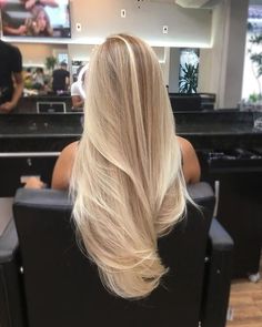 Blonde Frontal, Toner For Blonde Hair, Champagne Blonde Hair, Wigs Blonde, Frontal Hair, Shampoo For Gray Hair, Wigs Black, Straight Weave