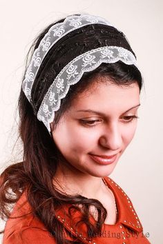 This is such a beautiful, simple and quality of head cover. It can be worn several different ways.Ideal for every day, including weekends.This is a simple cover made of black lace. Front edge has a very pretty lace scalloped edge.For a perfect fit connection made of tape. It can be worn folded and narrow, as the leader of the group, or expanded and more widely for broader coverage.Care instructions: Hand wash, cold water, no bleach, rinse well and promptly remove.For best results, hand wash at a Black Headscarf With Matching Headband, Flower Girl Veil, Veil Headband, Veil Black, Mather Day, First Communion Veils, Communion Veils, Lace Mantilla, Tulle Long Skirt