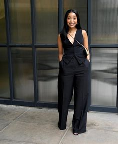 Black Celebrities Female Outfits, Women Summer Suit Outfit, Work Outfits For The Week, Cullotes Pants Outfit, Causal Elegant Outfits For Women, Monochrome Business Outfits, Graduation Attire For Women Attendee, Spring Graduation Outfits Guest, Church Clothes Black Women